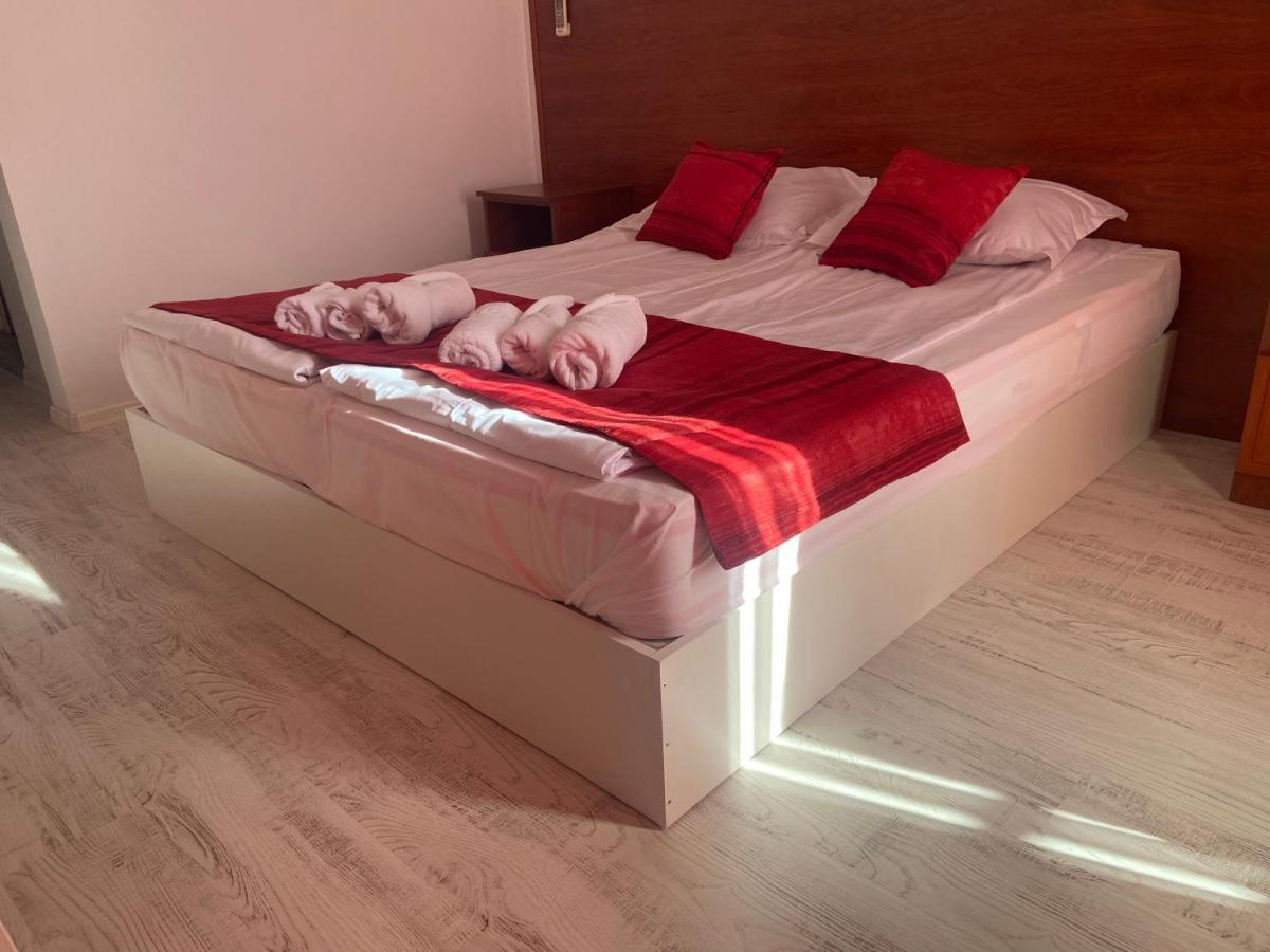 צרבו Ribarska Sreshta Family Hotel מראה חיצוני תמונה